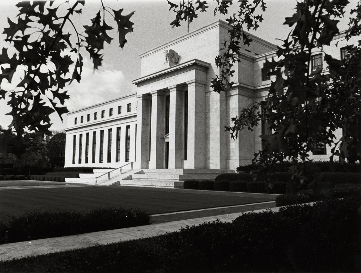 How the Fed actually sets rates