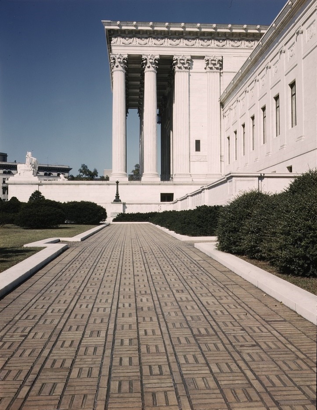 The Lisa Cook case reaches the Supreme Court