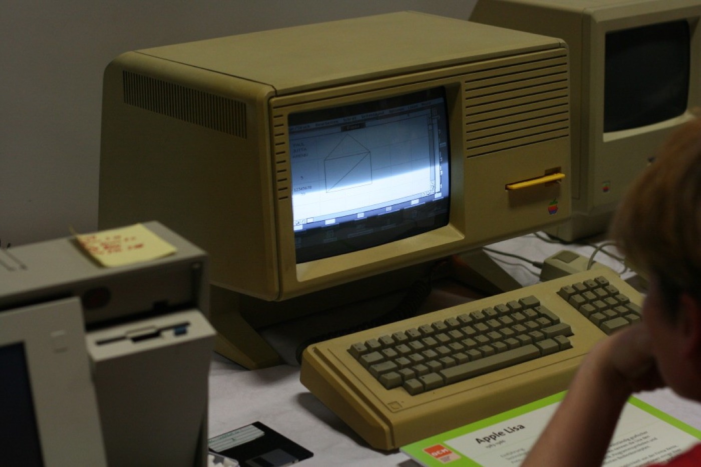 From Lisa to Macintosh to Windows